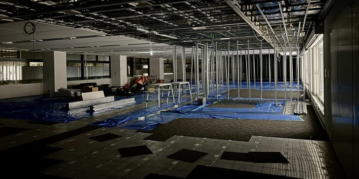 壁の骨組み工事の写真