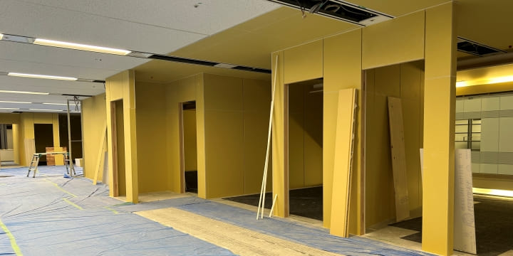 複数の部屋ができている工事の様子の写真