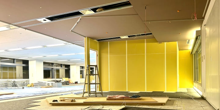 天井が埋まった工事経過の様子